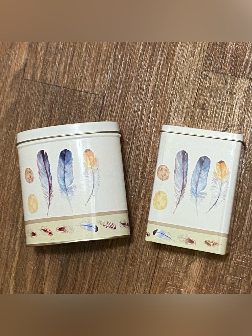 Set Lot Of 2 Vintage Tin Canisters Feathers Print Southwest Native Beach 5”H